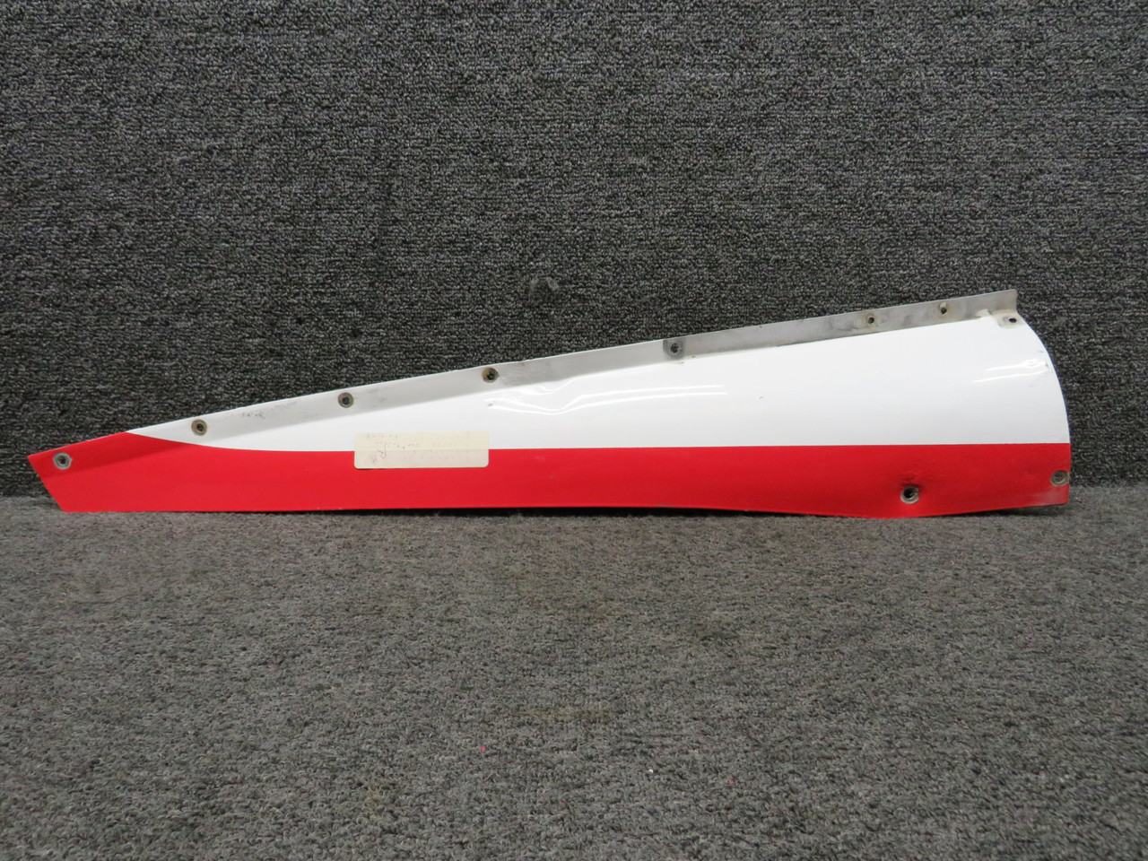 Che_ 0431015-8 Cessna 152 Stabilizer Fairing Assembly Right Hand, Striped