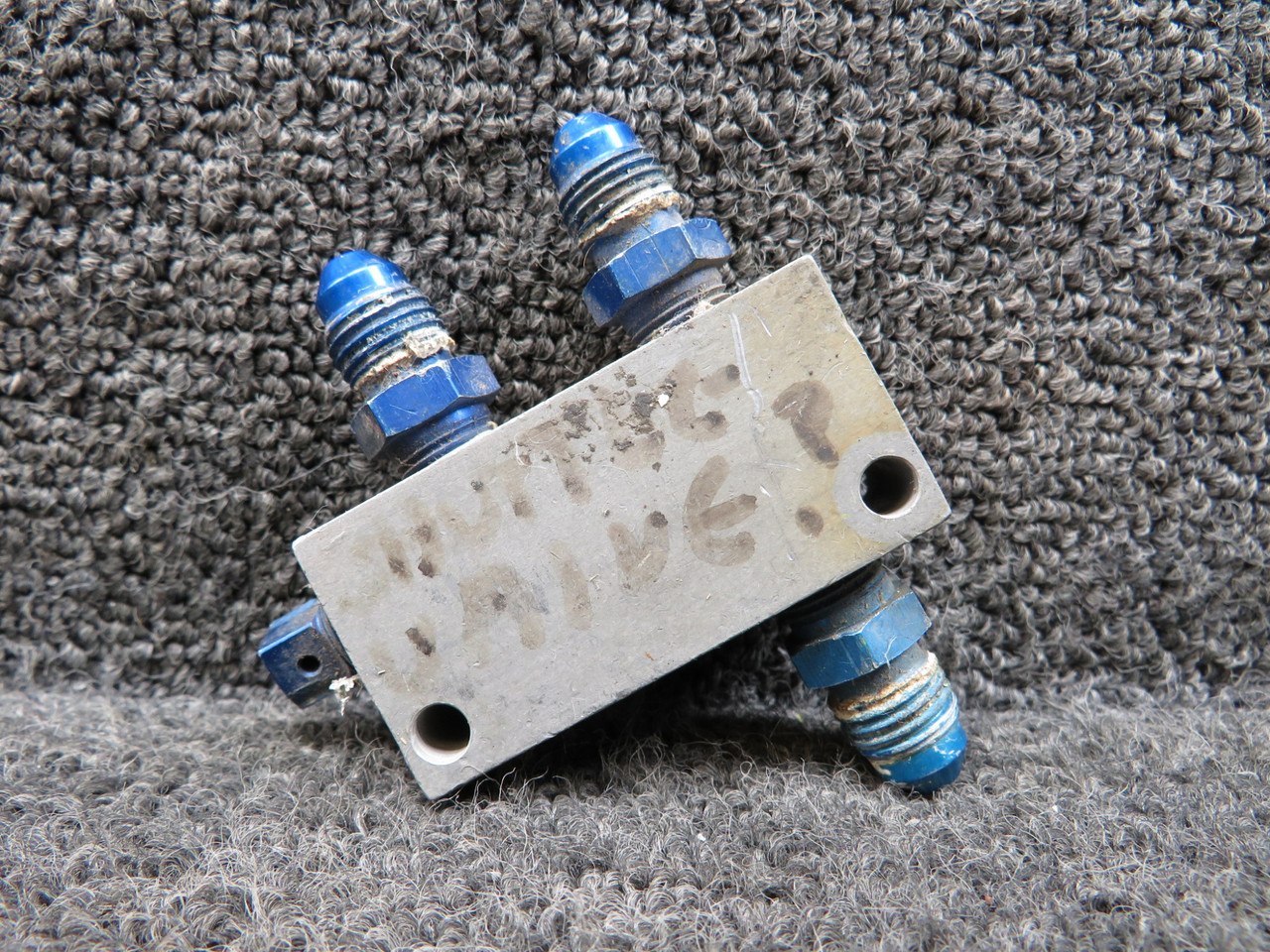 169-580001-105 Beechcraft C24R Distribution Brake Block Assembly