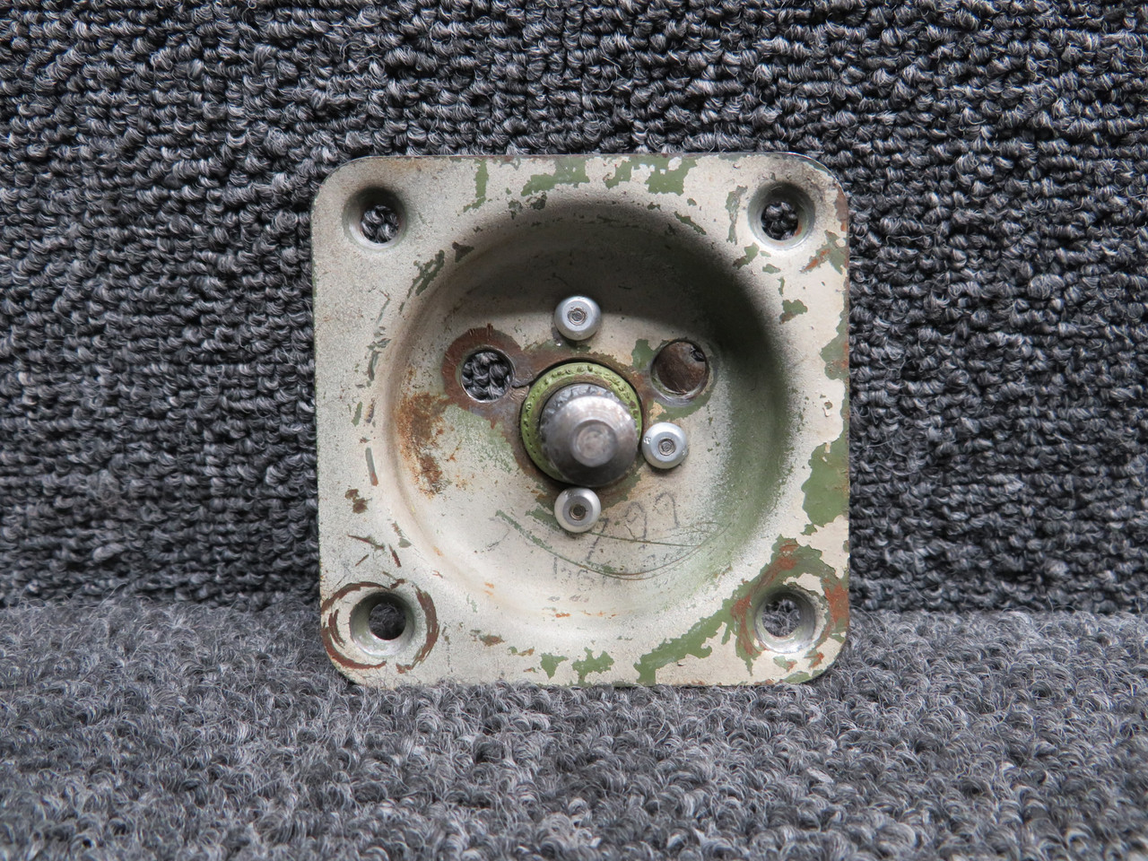 0413195-3, 0511227-7 Cessna 172D Cabin Door Handle Plate Assembly