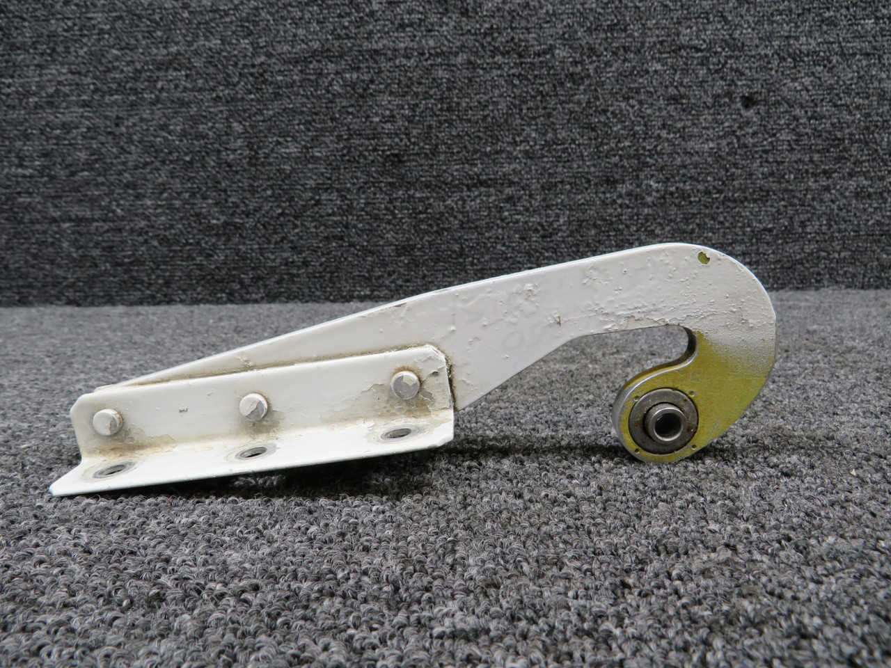 41611-003, 41612-004 Piper PA-31-350 Nose Gear Door Aft Hinge