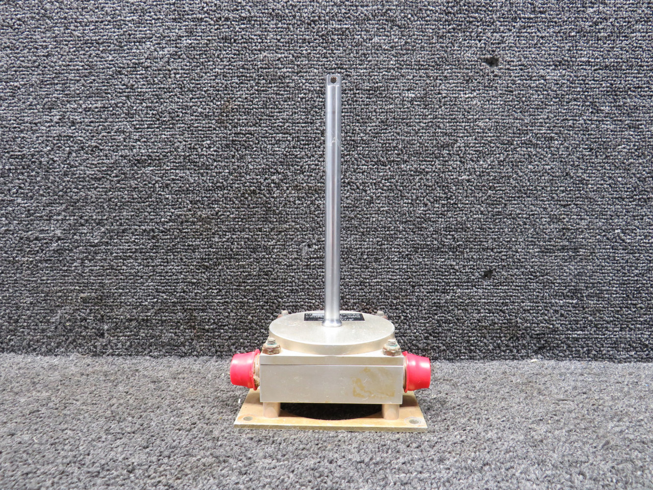32800-1 (Alt: 635013-1) Airight Fuel Selector Valve with Shaft For