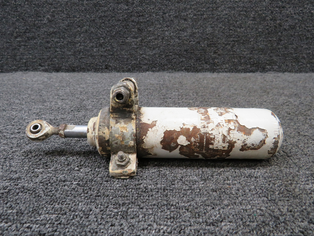 456-010 Piper PA-31P Nose Gear Shimmy Dampener (Rusted Body)