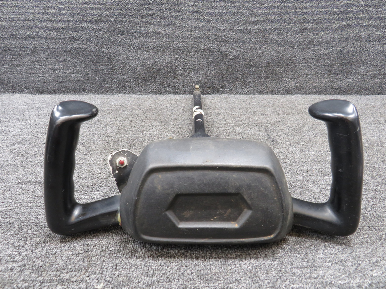 0513261-17 Cessna 152 Control Wheel and Attached Switch (L: 15.125