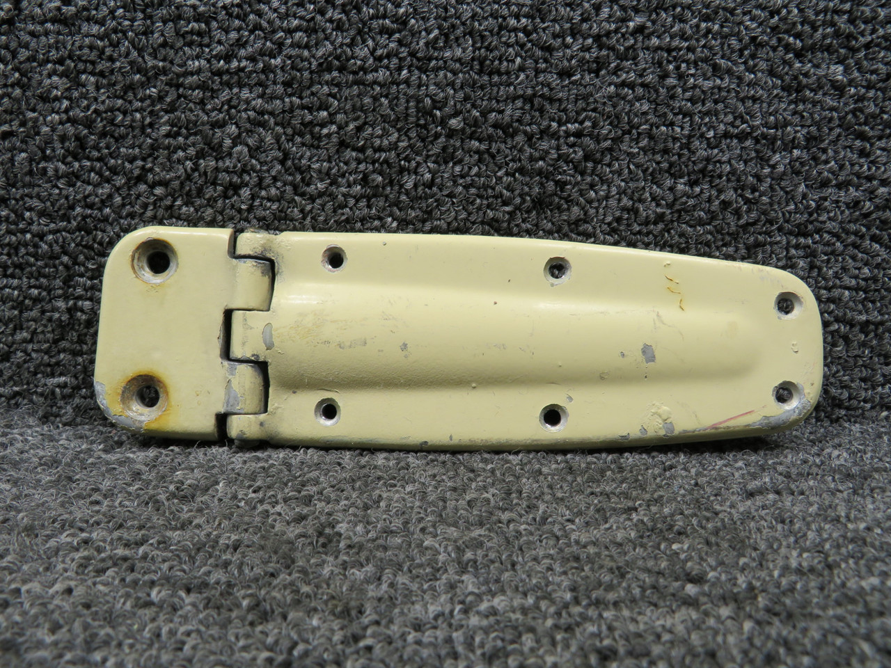 約50gram 0413426-4 Cessna 150L Lower Cabin Door Hinge Assembly Left Hand