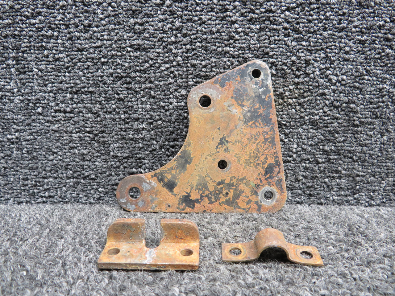 98645-005 Piper PA32RT-300T Plate Engine Control Mount (Rust)