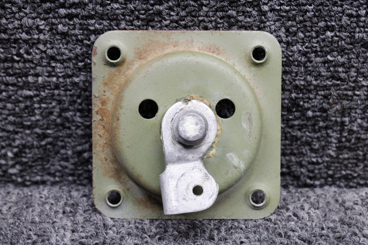 0413195-3, 0511227-7 Cessna 172D Left Hand Cabin Door Handle Plate