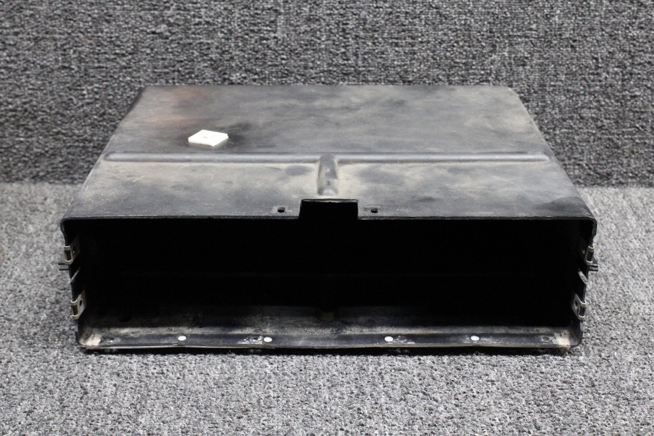 0513225-4 Cessna 172D Map Box Compartment (Missing Door) 0513225-4 Cessna 172D Map Box Compartment (Missing Door)