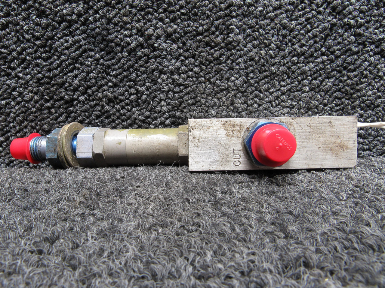 V9F-37 Precision Sensor Flow Switch with Check Valve For Sale