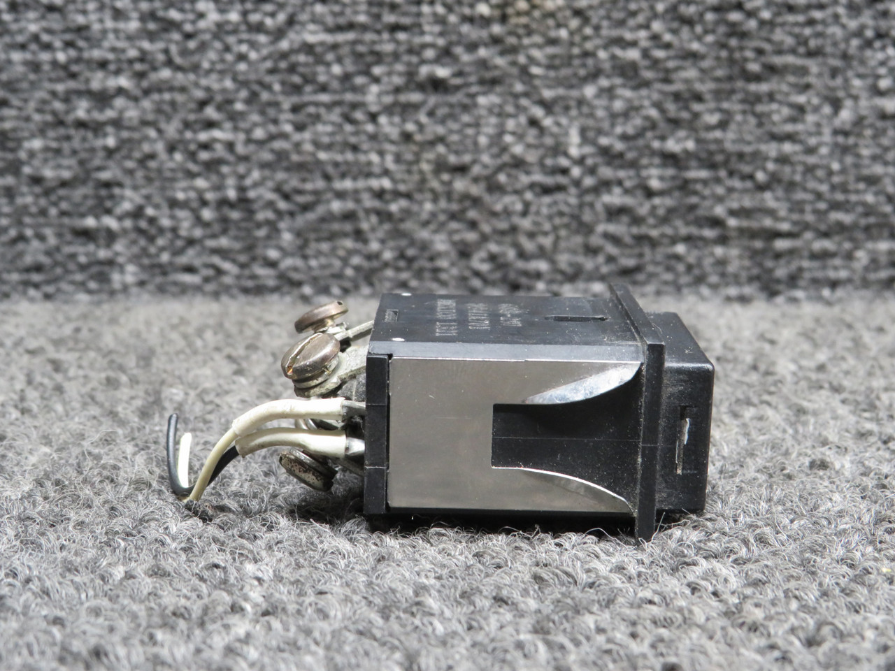 8941K701 (Alt: 688-297) Piper PA28-181 Prime Push Switch For Sale