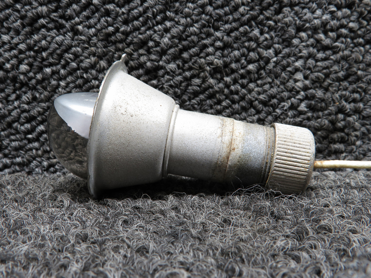 A7512-24 Cessna 401 Lamp Lense Removed
