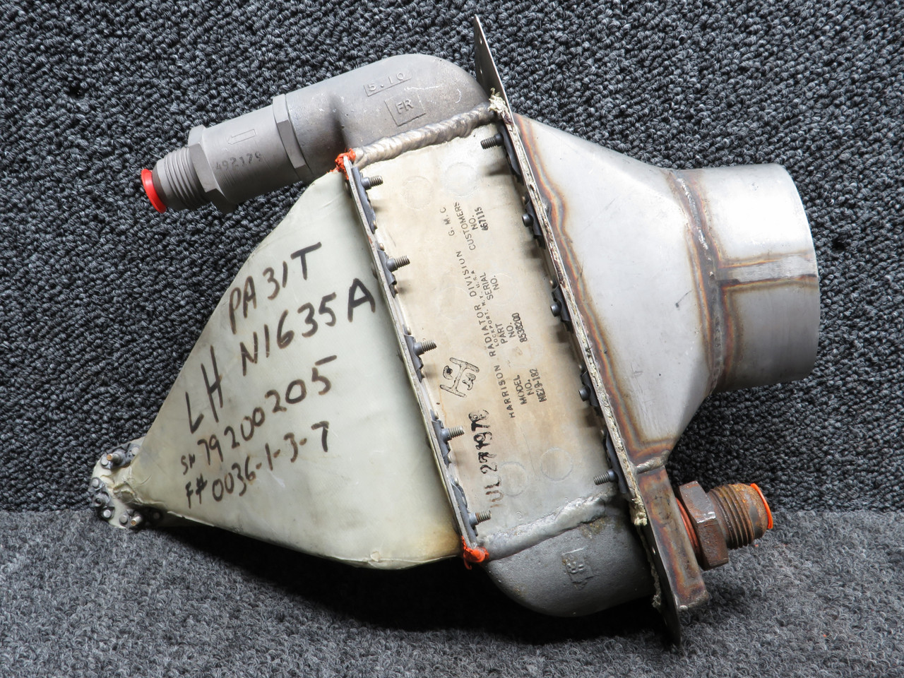 R1129ページ 8538200 Harrison Radiator HE29-182 Intercooler Assembly Left Hand
