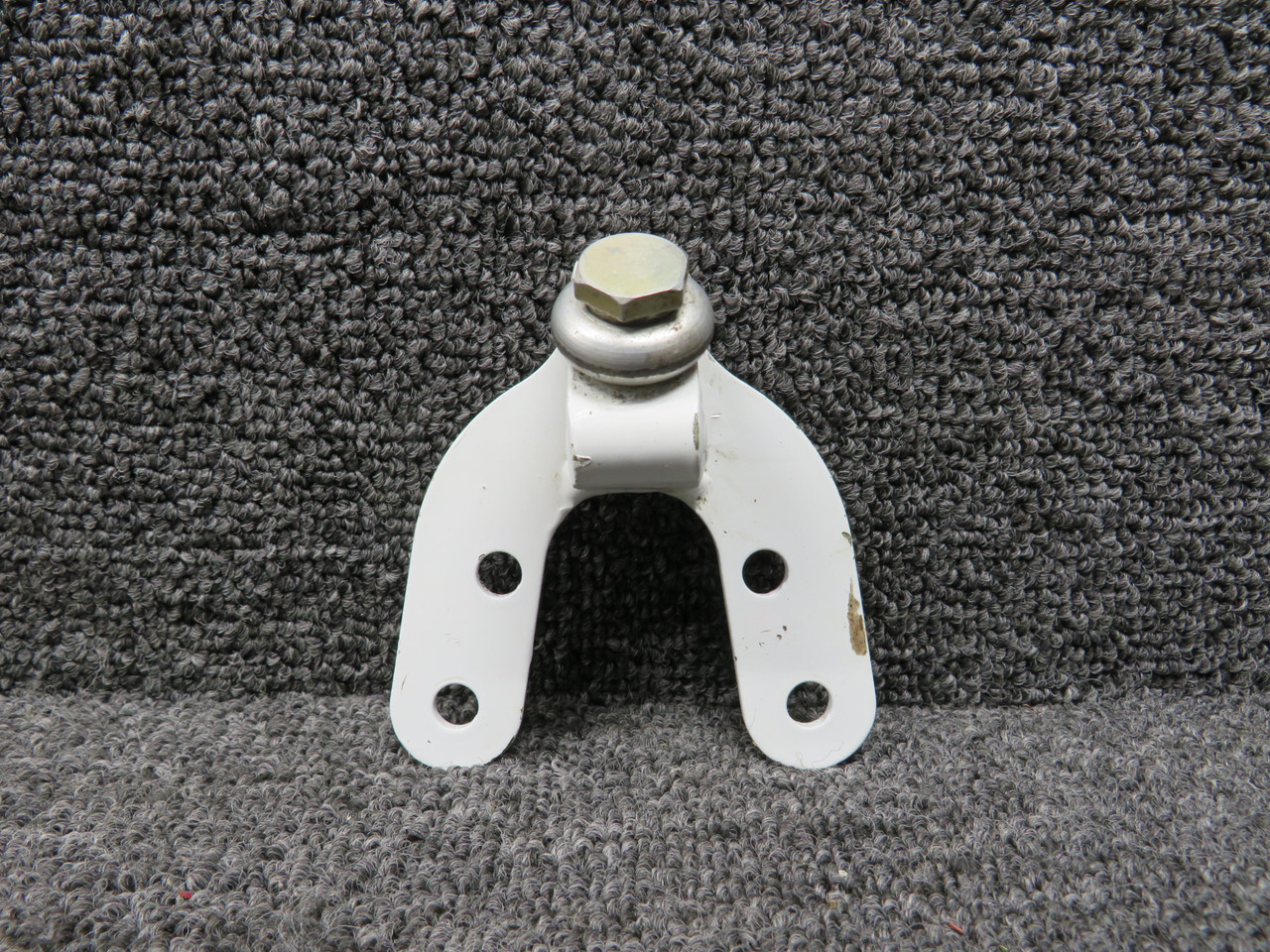 50-820091-2 Beechcraft King Air 200 Nose Landing Gear Roller Bracket