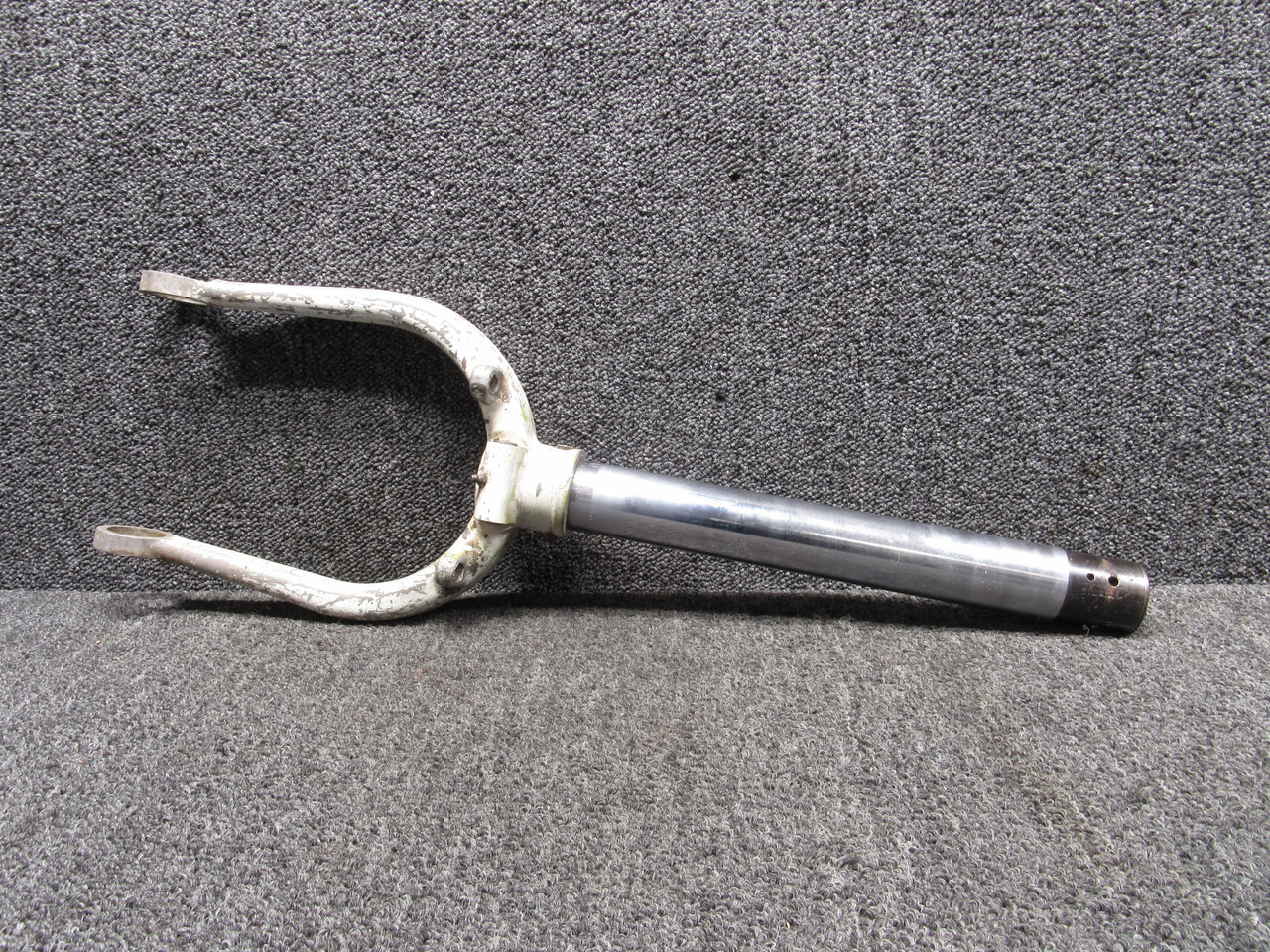 19273-000 (Alt: 751-761) Piper PA23-160 Nose Landing Gear Strut