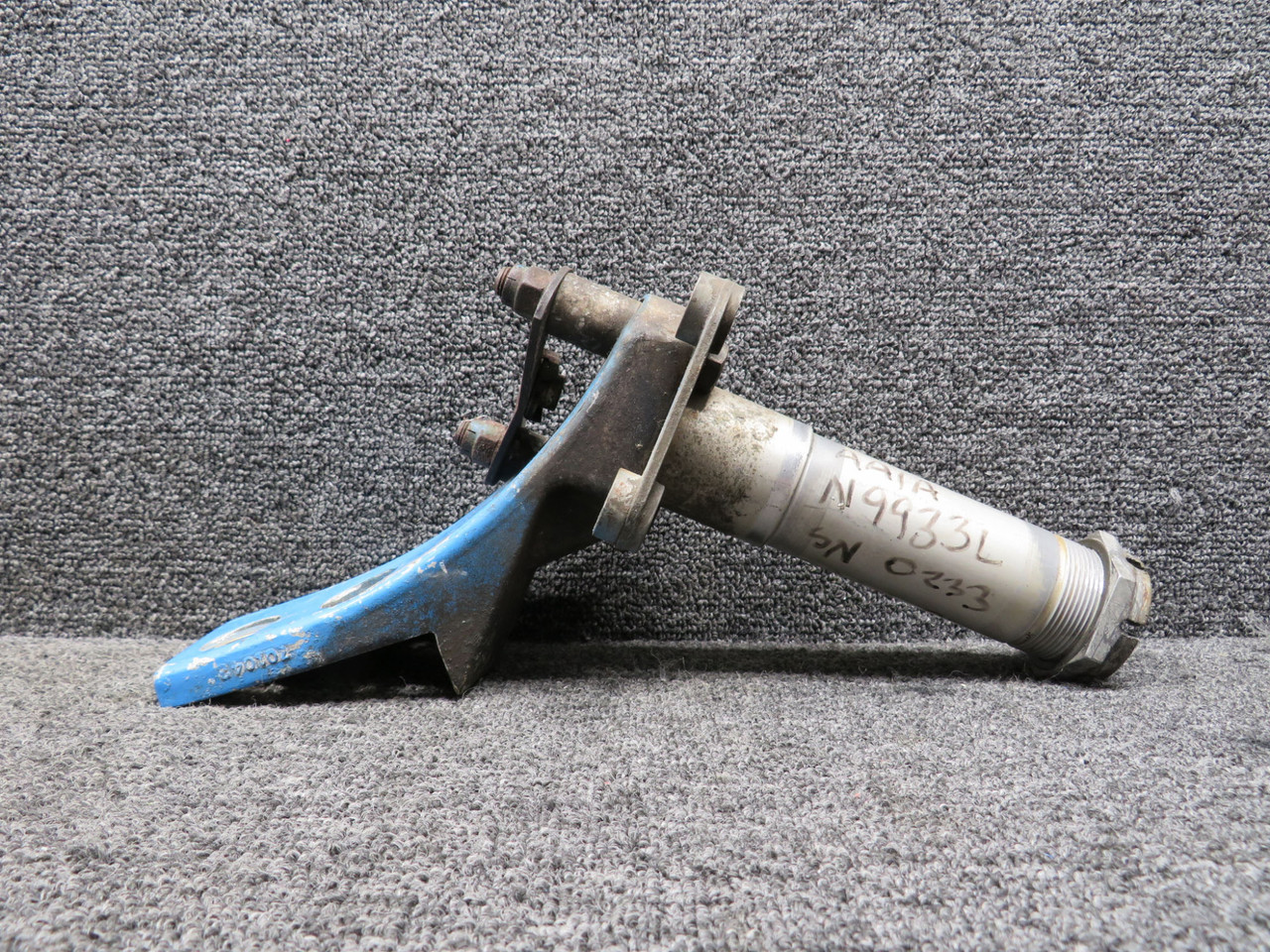 701042-1 Grumman AA-1B Main Landing Gear Axle with Torque Plate