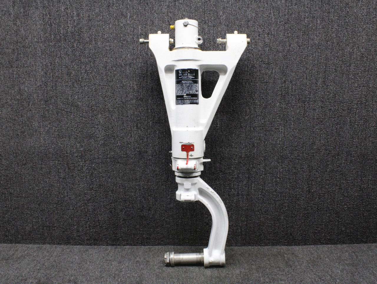 96-820000-605 Beechcraft 58 Nose Gear Assembly (Minus Links)