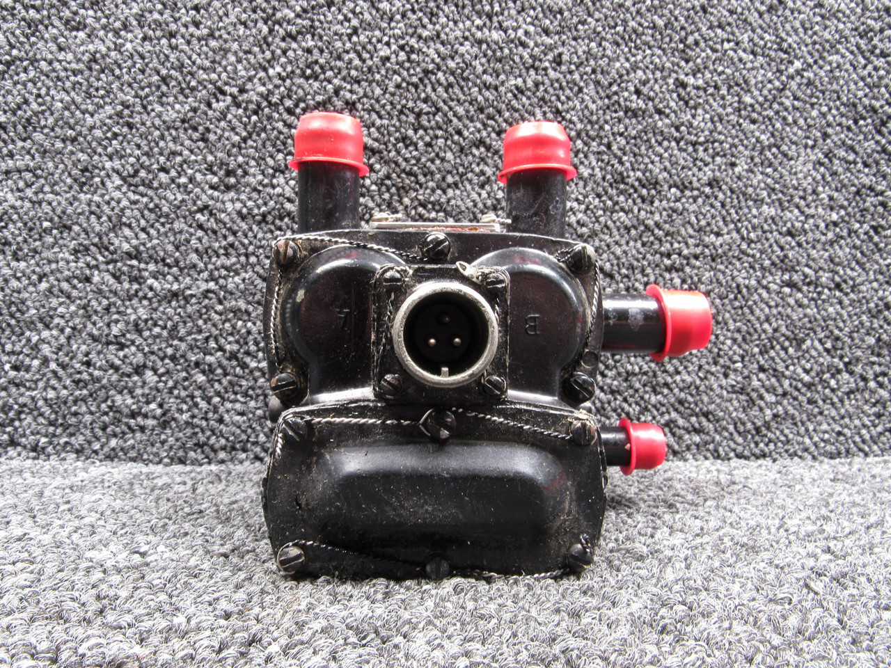 1532-3B Bendix Style B Deicer Distribution Valve Volts: 28