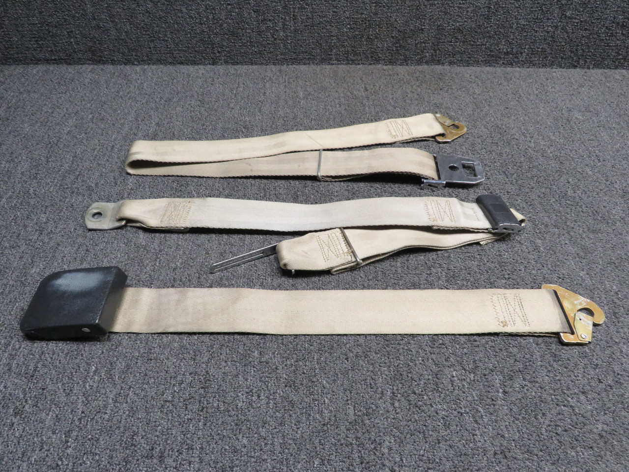 1710-1200-0009-00 Indiana Mills Lap Seat Belt Assembly with Shoulder Strap Pilot