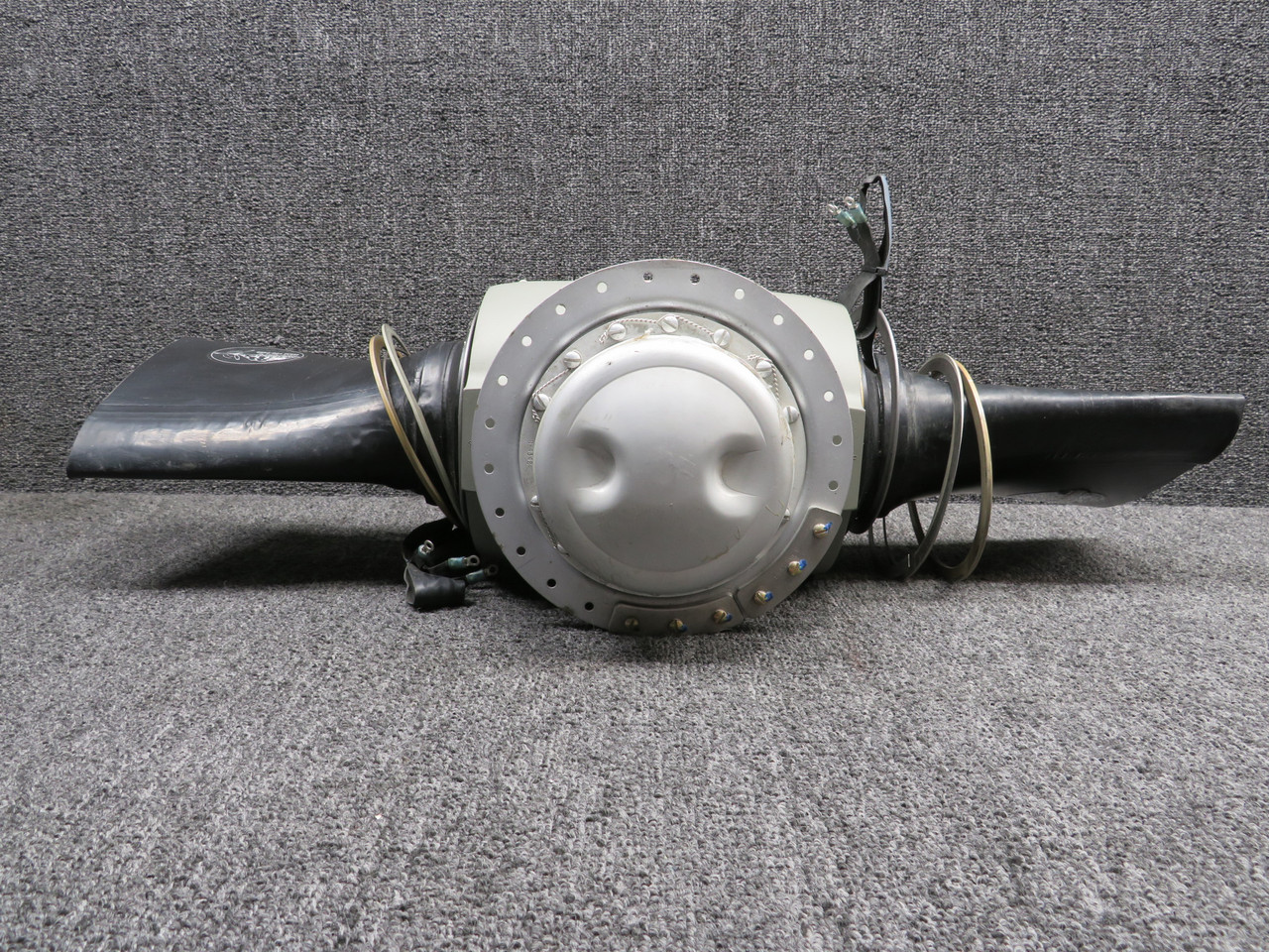 2A34C216-B McCauley Two Blade Propeller Assembly with Logs (Prop
