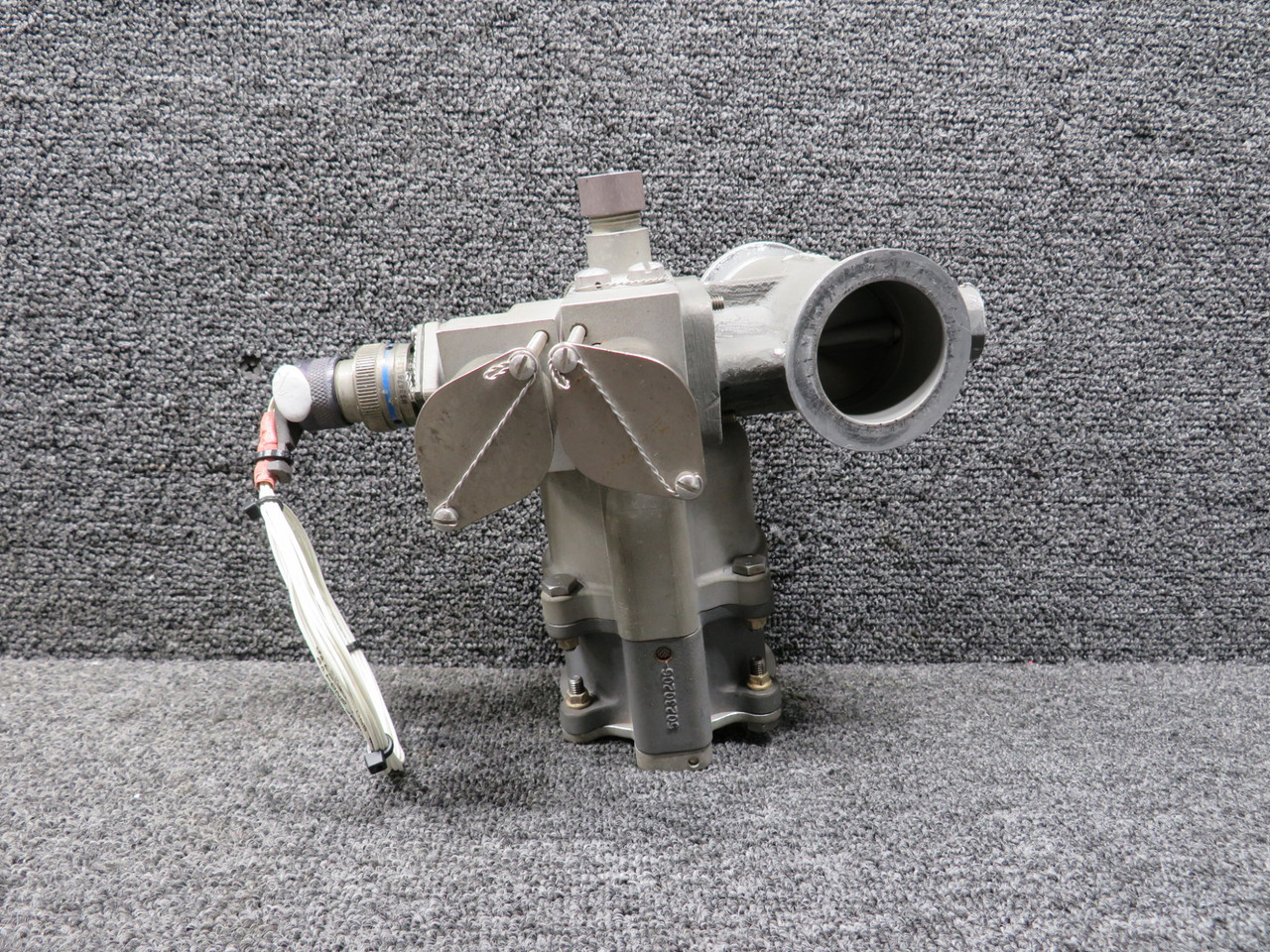 50230-8 (Alt: 9914047-1) Triumph Flow Control and Shut Off Valve