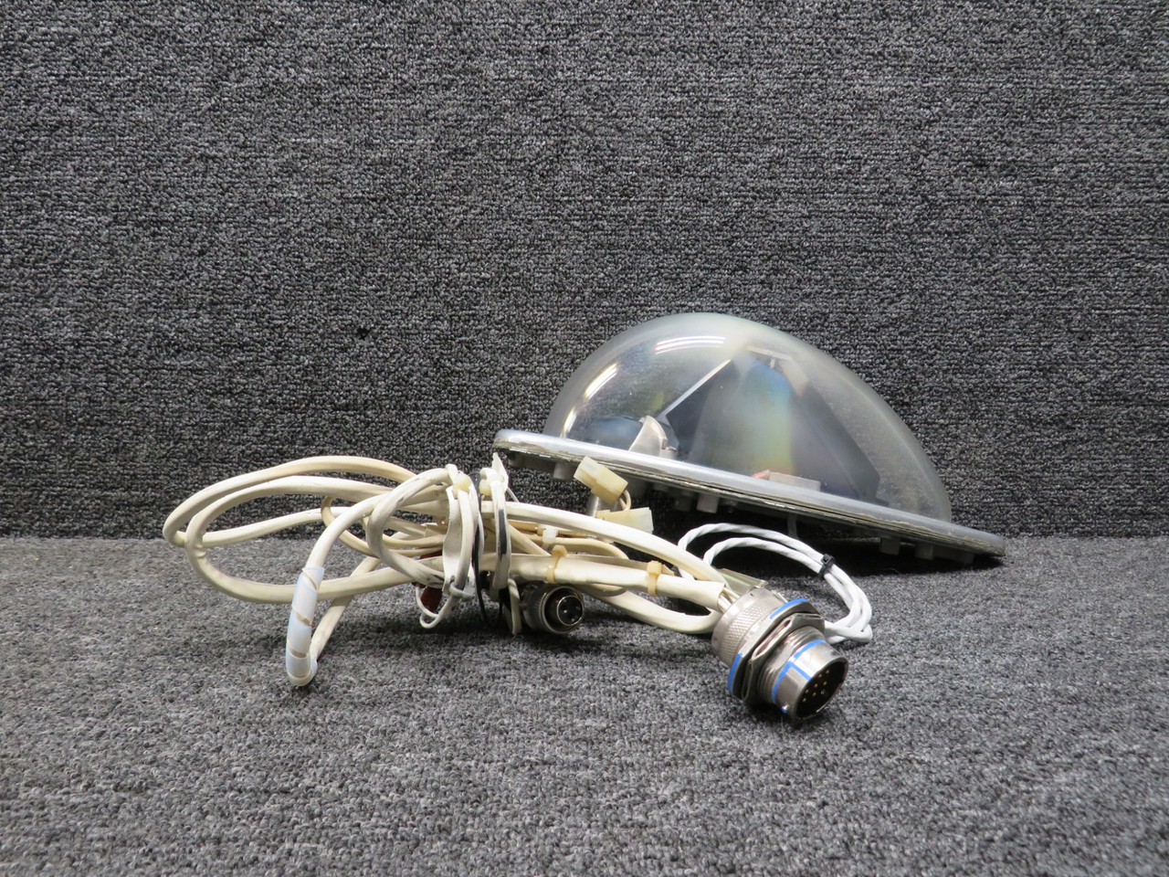 01-0790206-04 Whelen 90206 Light Assembly RH, 28V 1 Amp (Cloudy