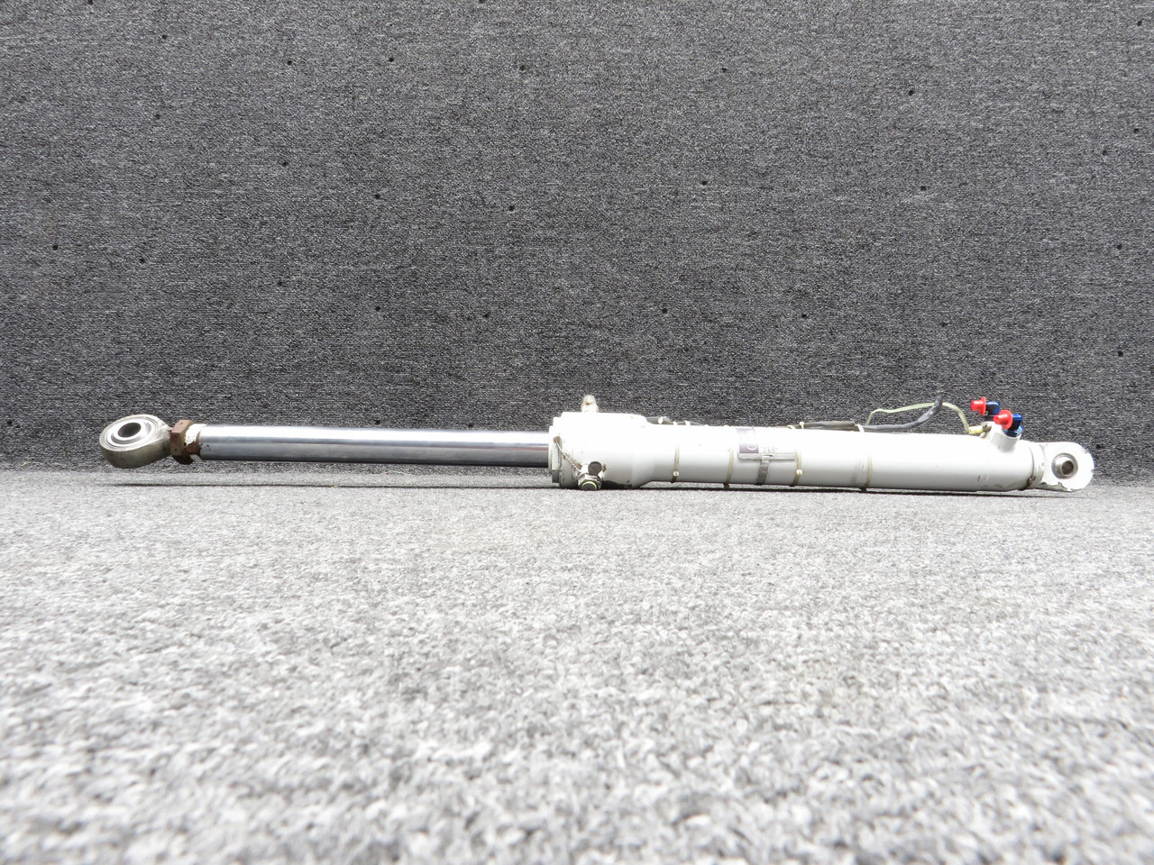 2-7442-1 (Alt: 9912053-17) Cessna Main Landing Gear Retract Actuator (Rust)