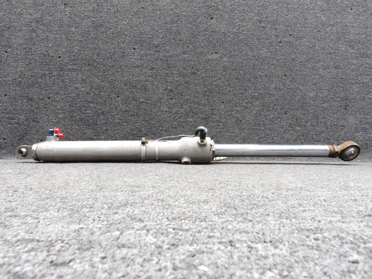 2-690011-11 (Alt: 9912053-15) Cessna Main Landing Gear Retract