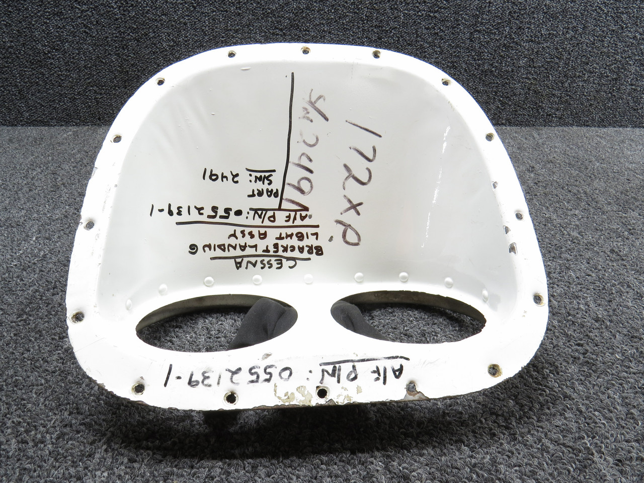0552139-1 Cessna Landing Light Support Bracket Assembly For Sale