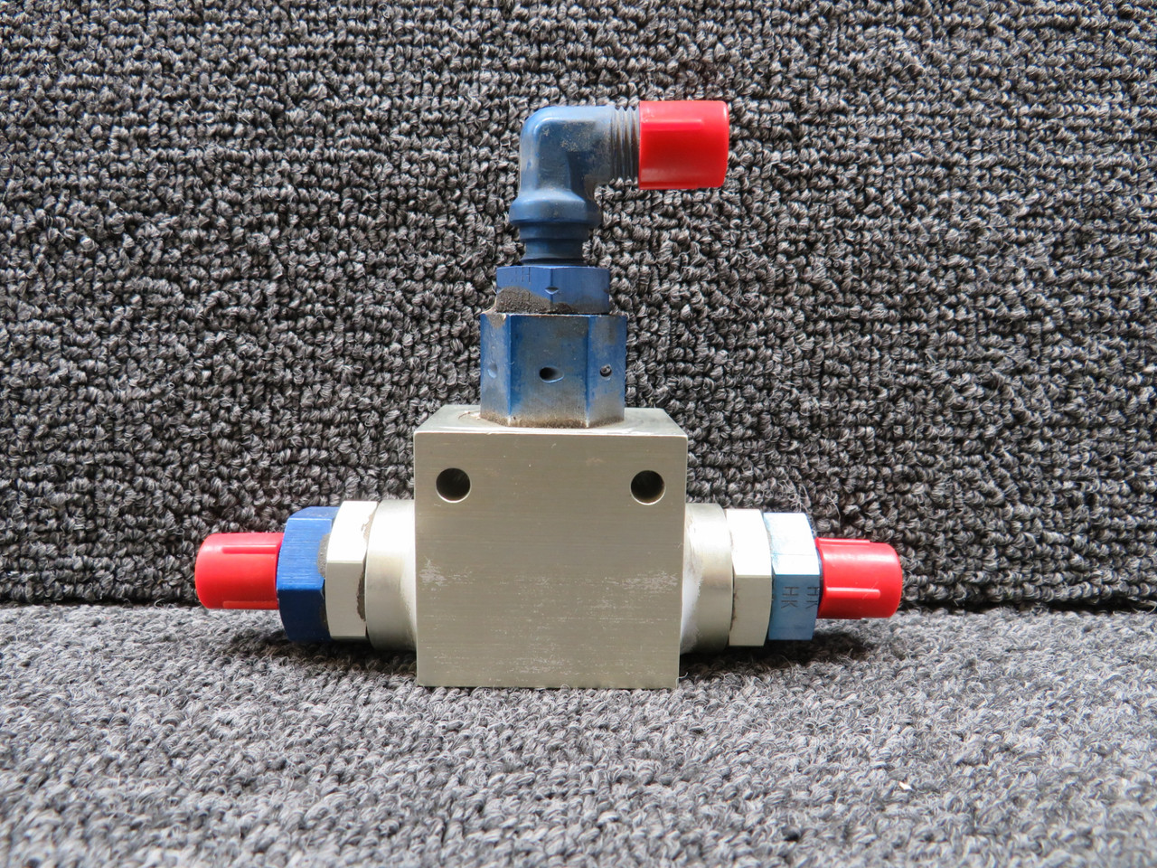 98120 Gar-Kenyon Hydraulic Shuttle Valve