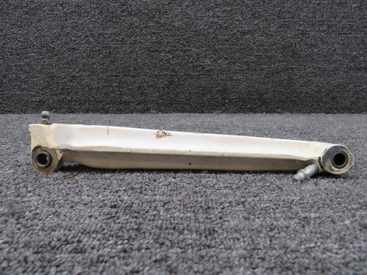 35-815129 (FSO: 35-815155-611) Beechcraft A36TC Main Gear Retract Leg RH