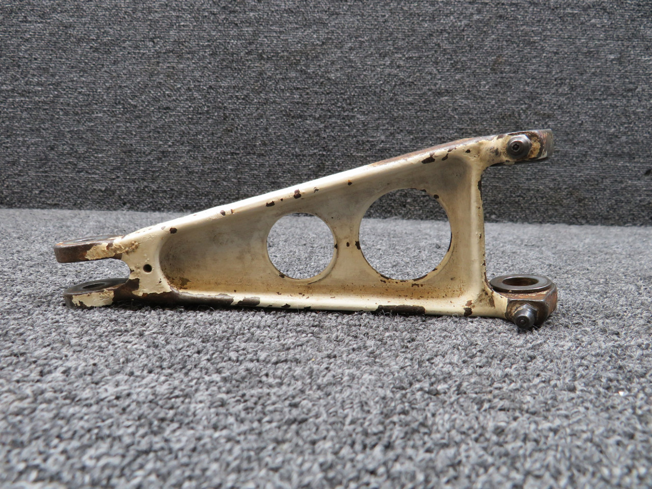 45-815015-6 Beechcraft F35 Main Gear Lower Torque Knee (Impacted Edge)