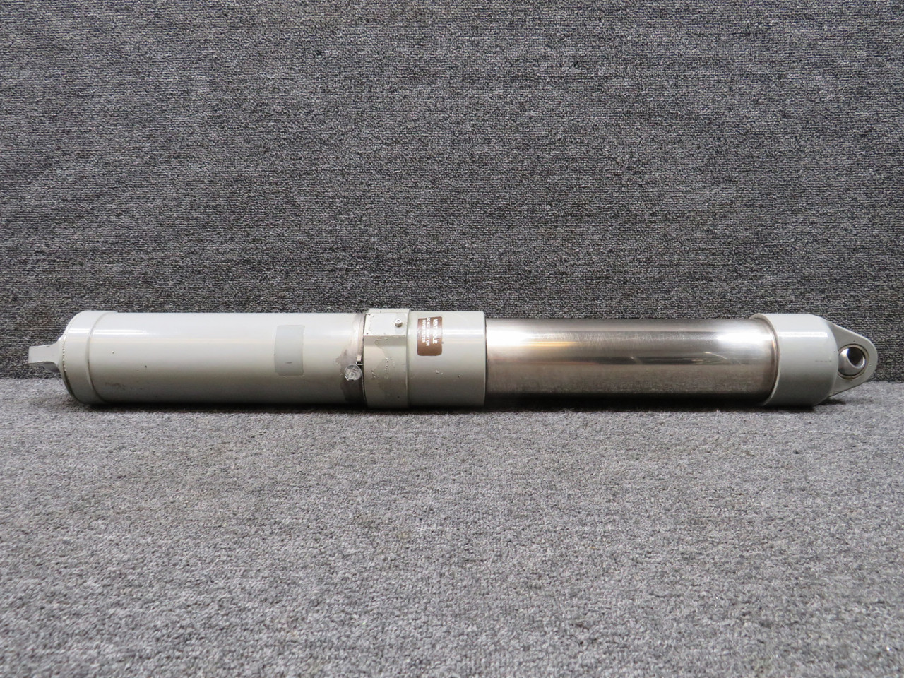 5931 真空管 6641615-6 Cessna Citation 560XL Main Landing Gear Oleo Assembly