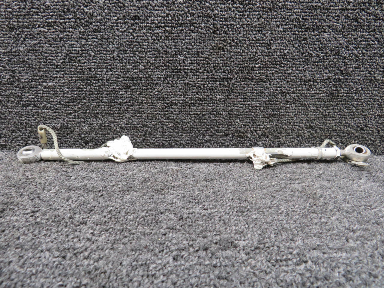 6642621-1 Cessna Citation 560XL Nose Gear Spade Door Control Rod Assembly