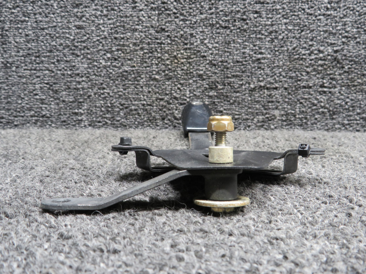 2113253-1, 2113210-1, 2113210-3 Cessna P210N Cowl Flap Lever