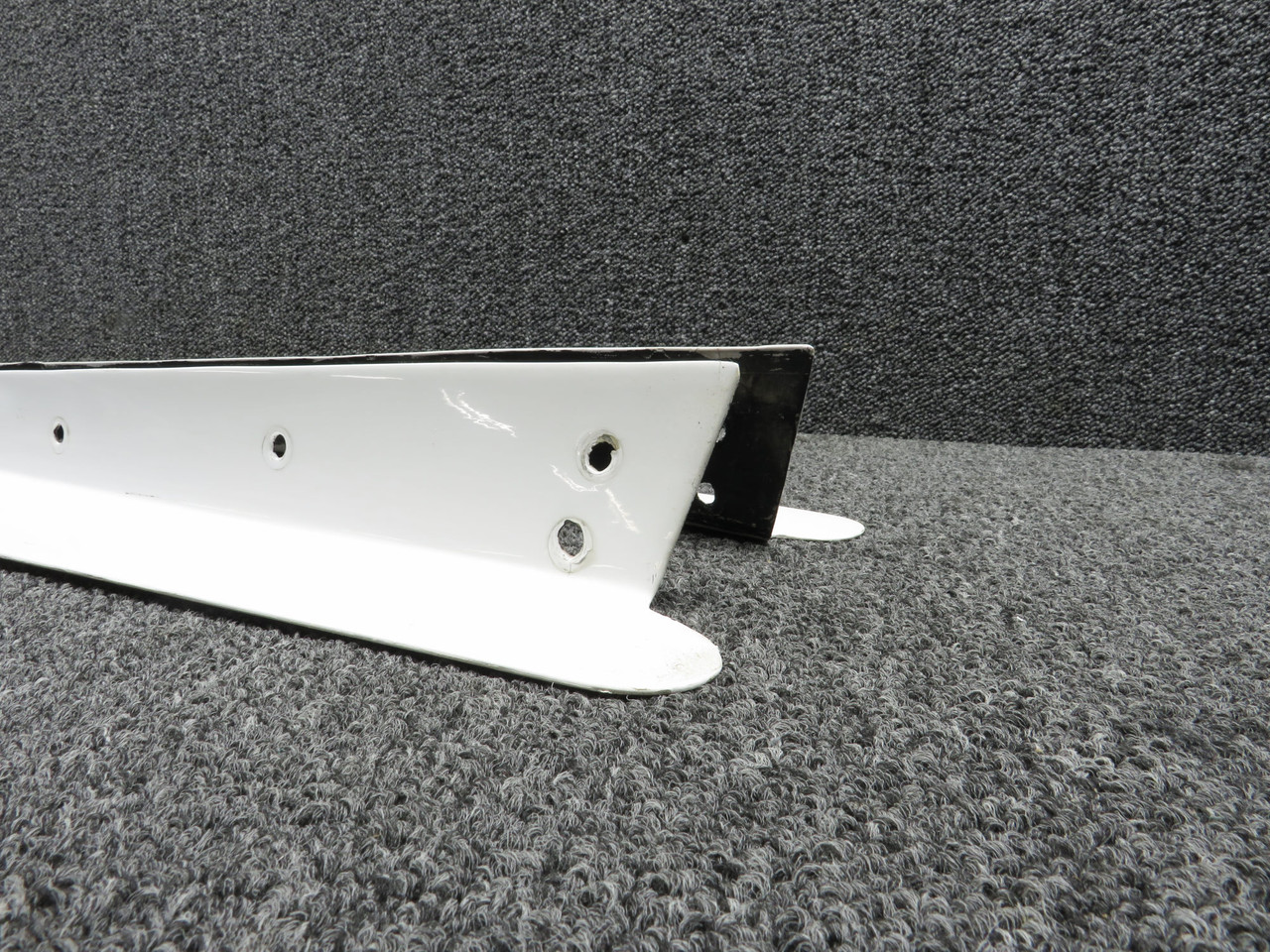 2332021-20 Learjet 25D Gap Horizontal Stabilizer to Vertical Fin