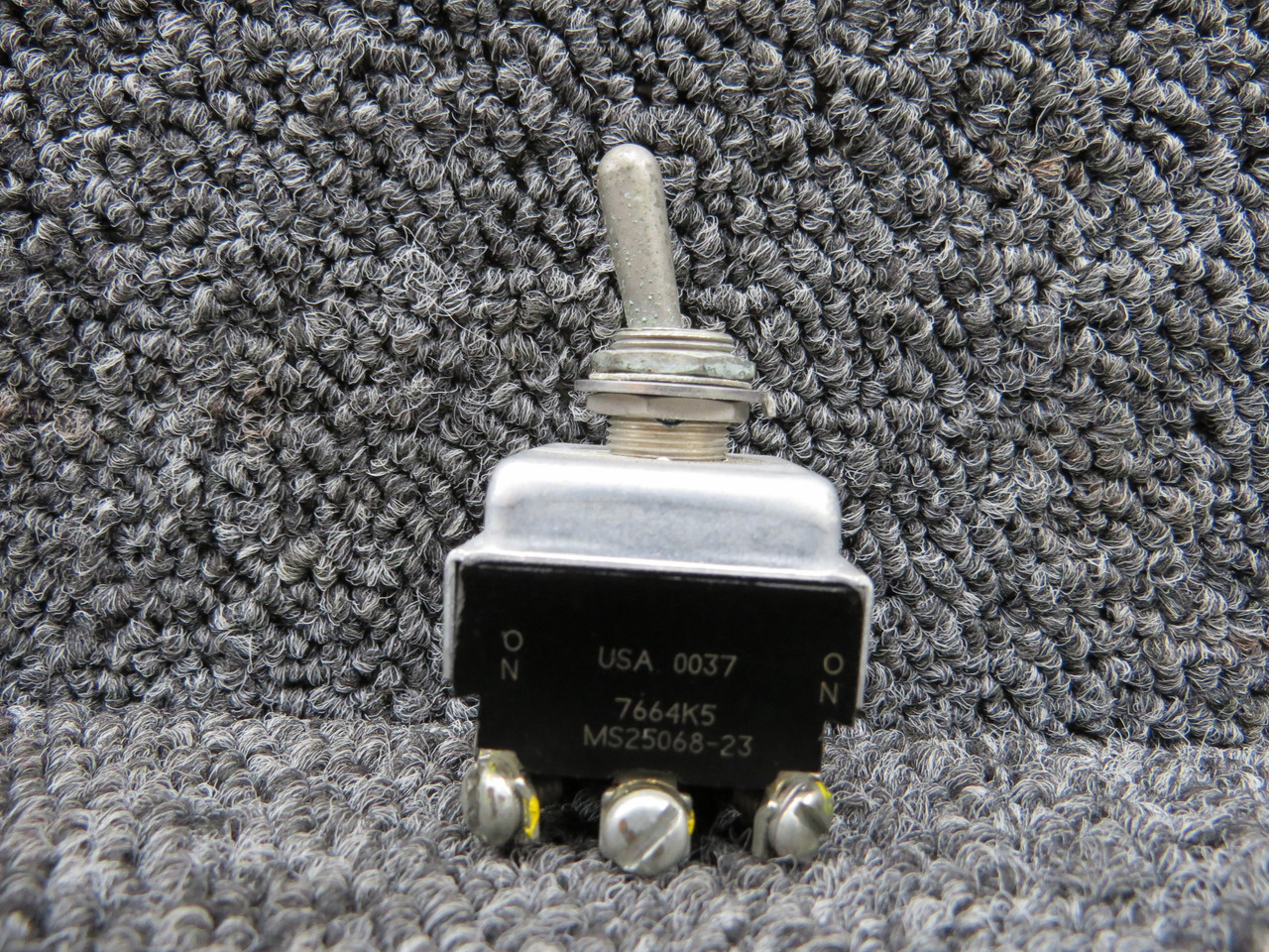 ATAC パッチ 7664K5 (Alt: MS25068-23) Culter-Hammer Toggle Switch Assembly