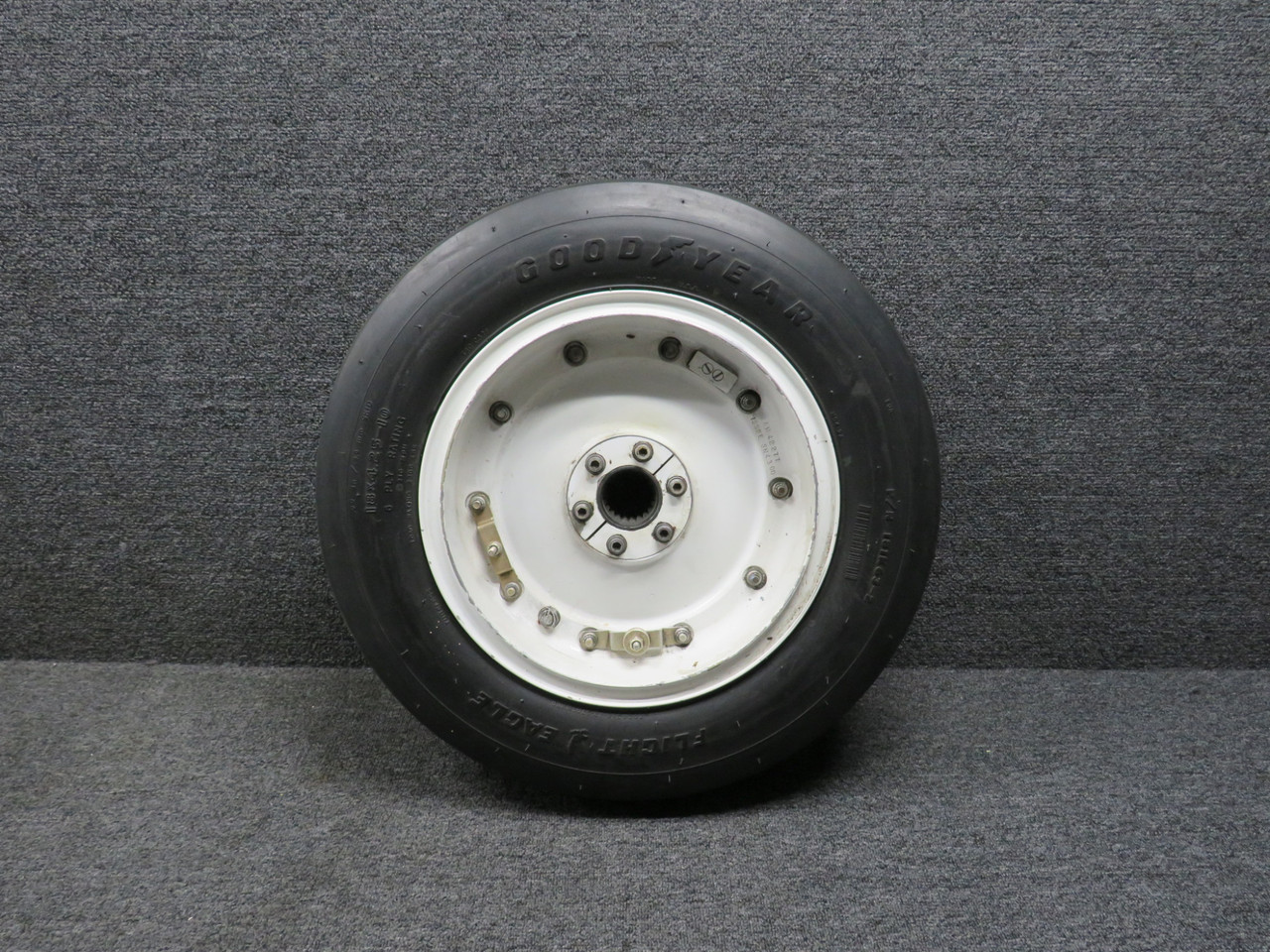 AH52339, 181K63-2 Hawker Nose Wheel Assembly and Tire