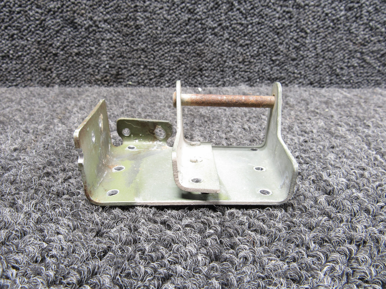 0711640-2 Cessna 182E Rear Seat Latch RH