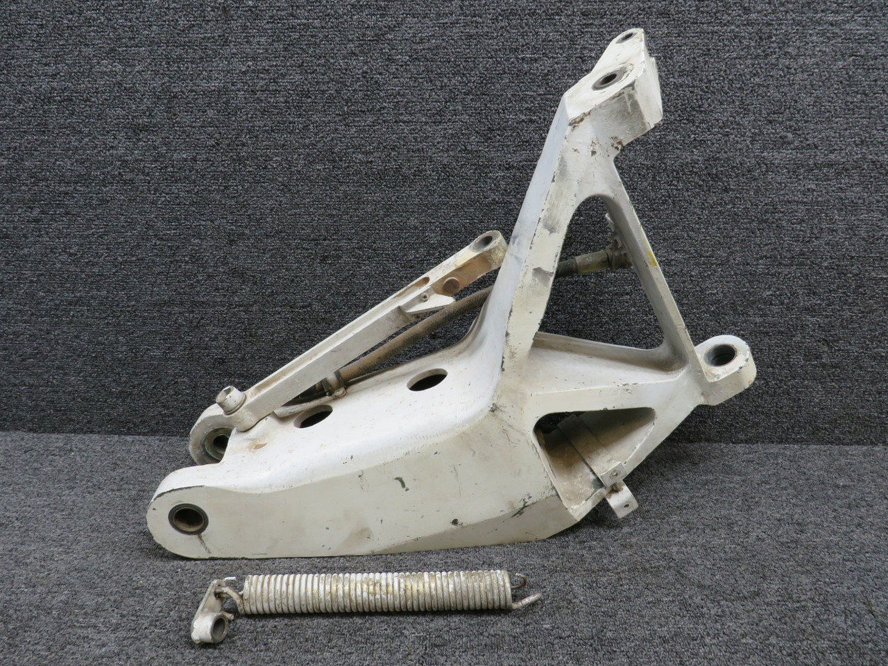 169-810032-22 Beechcraft 76 Main Landing Gear Housing Assembly LH