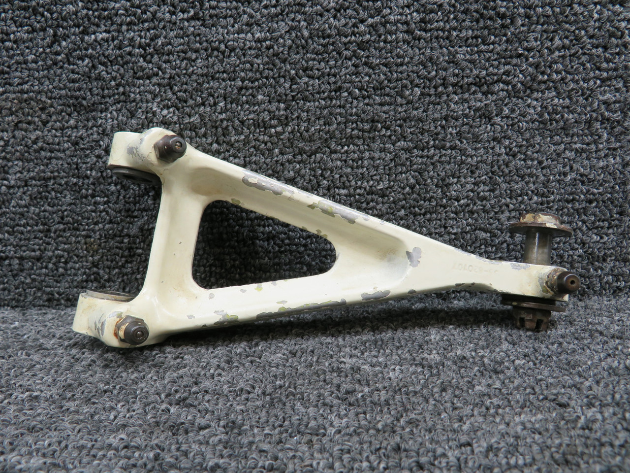 35-820107-1 (Cast: 35-820107) Beechcraft BE-95A Nose Gear Upper Torque Link