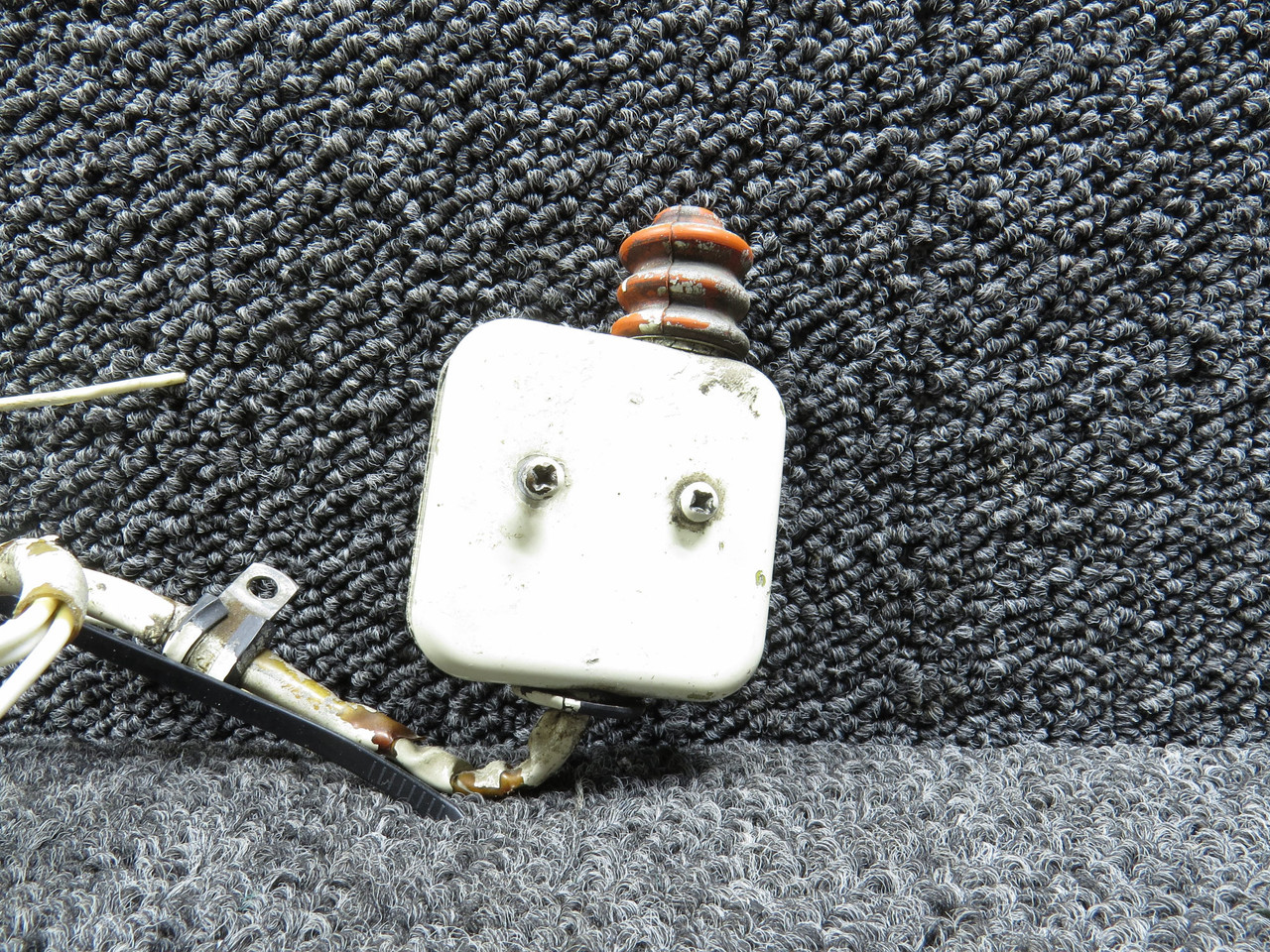 35-361135 Beechcraft Landing Gear Box Safety Switch