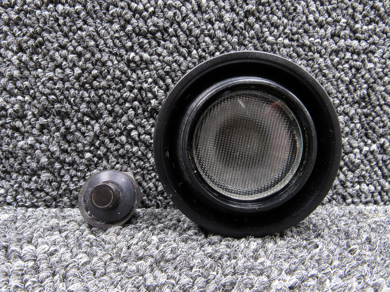 ny101/A1230-4/ 4595-01, J20125-32 Cessna C-182S Overhead Light and Toggle Switch