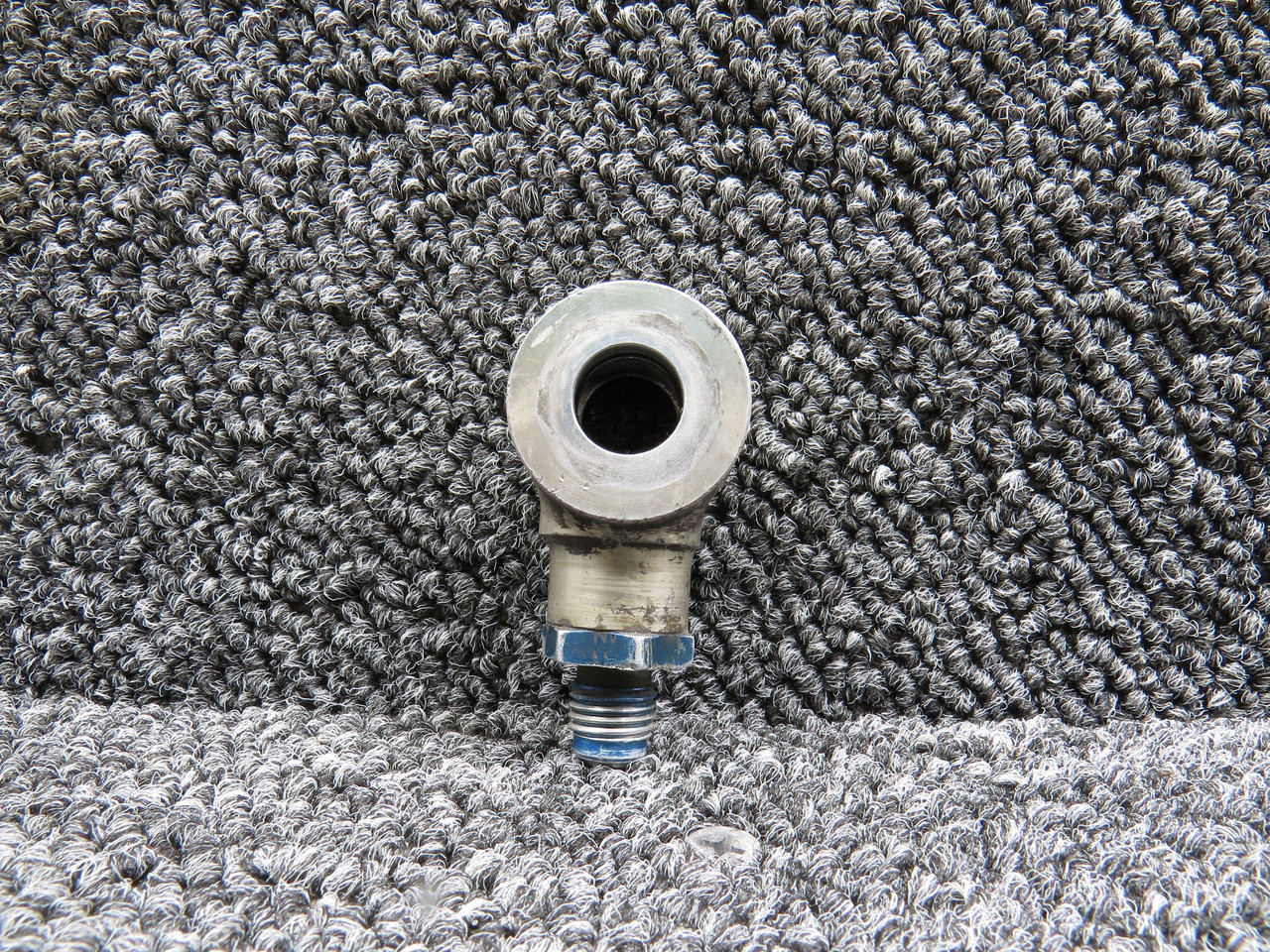 95-9227 KA100 Landing Gear Fitting Inlet