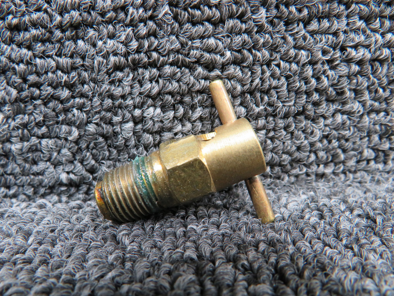 CCA-1550 (Alt: 05-01869) Fuel Drain Valve
