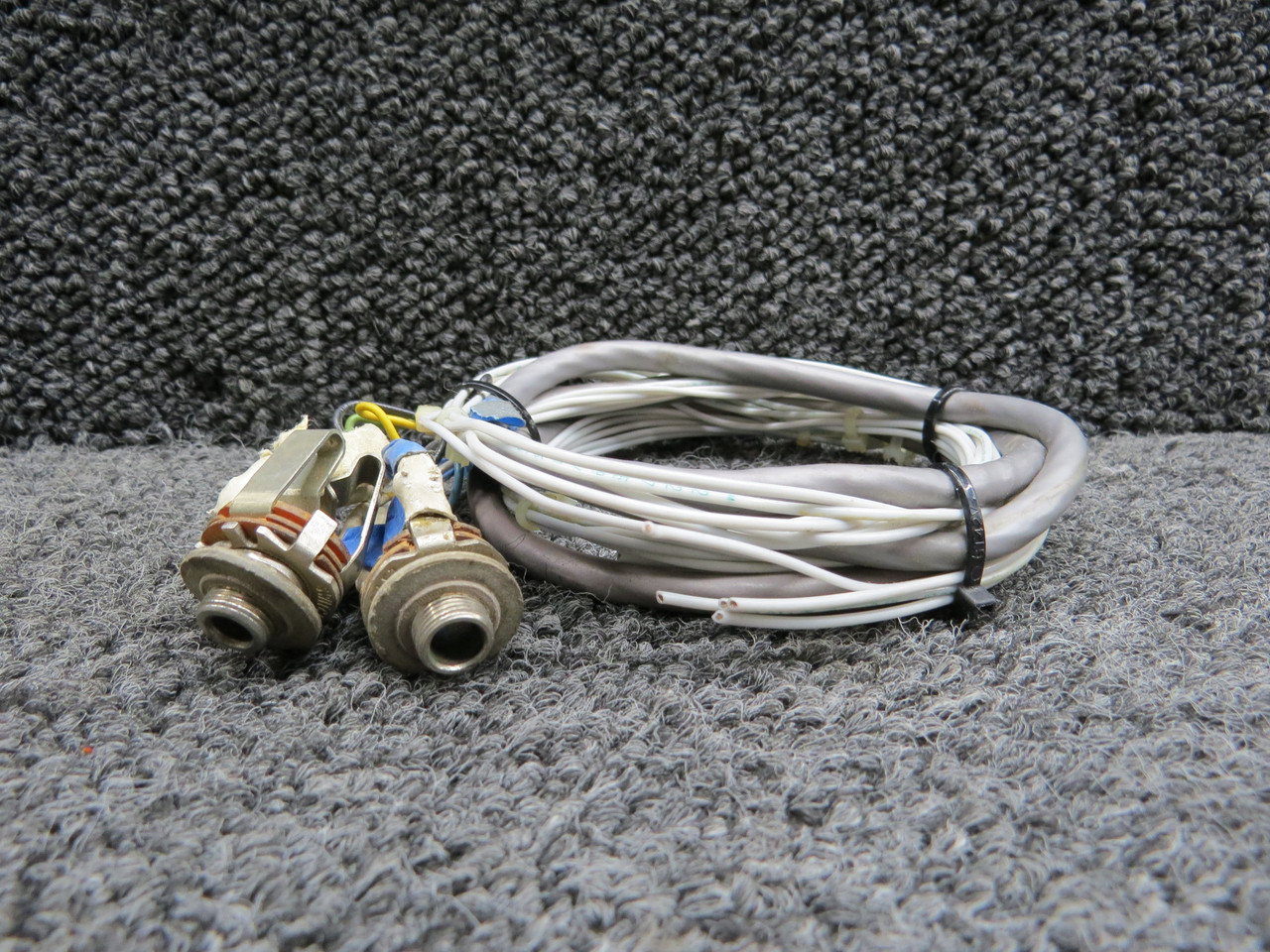 Beech 95-B55 Audio Jack Set of 2 (Volts: 24)