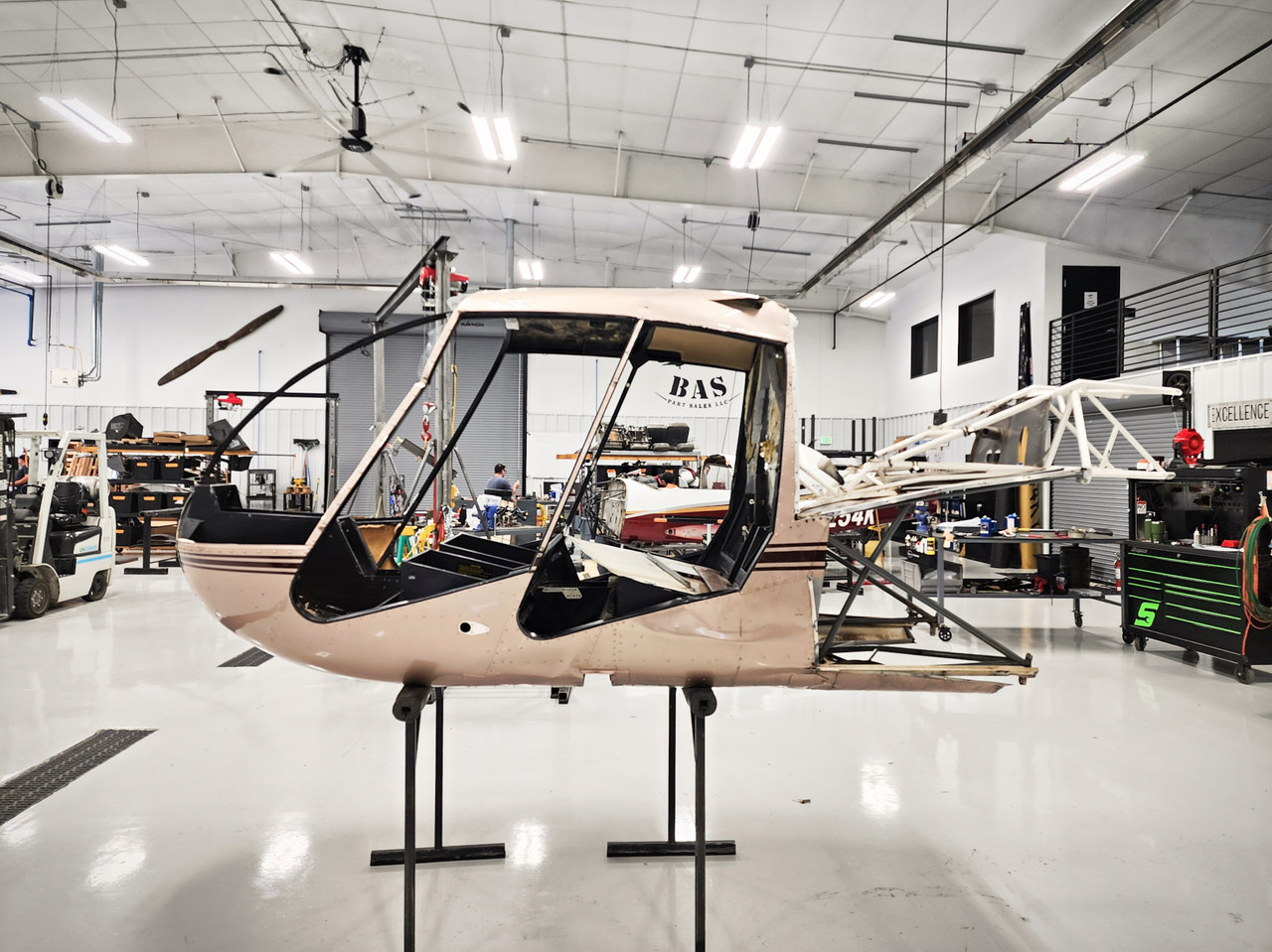 Robinson R44 Fuselage with Bill of Sale, Tag, and Logs