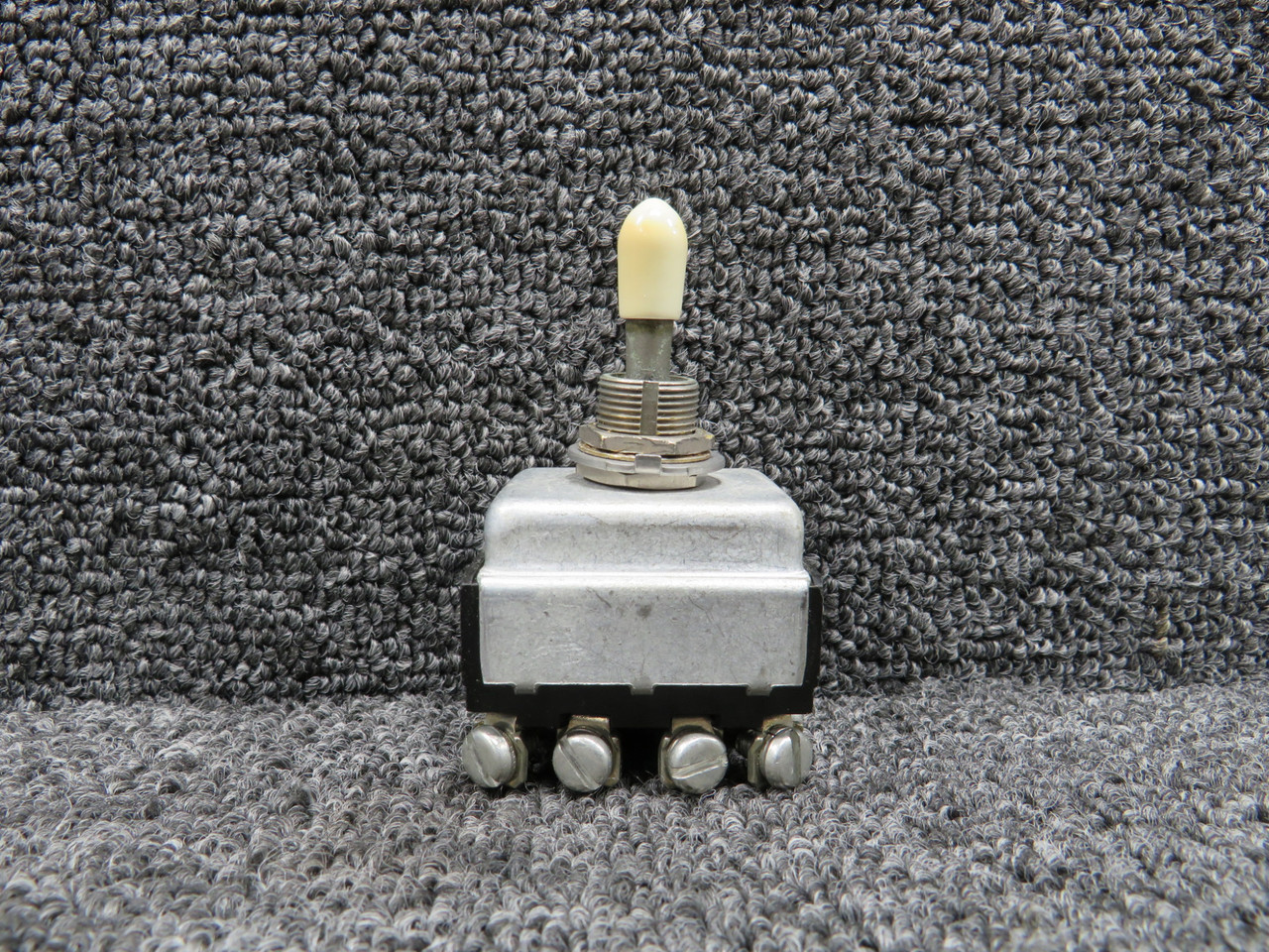 7662K7 (Alt: MS25068-21) Cessna Citation 560 Ultra Switch For Sale