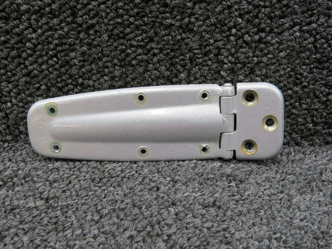 Cessna117出品　2個口 0413163-9 Cessna 152 Cabin Air Outlet Tube (Worn) For Sale