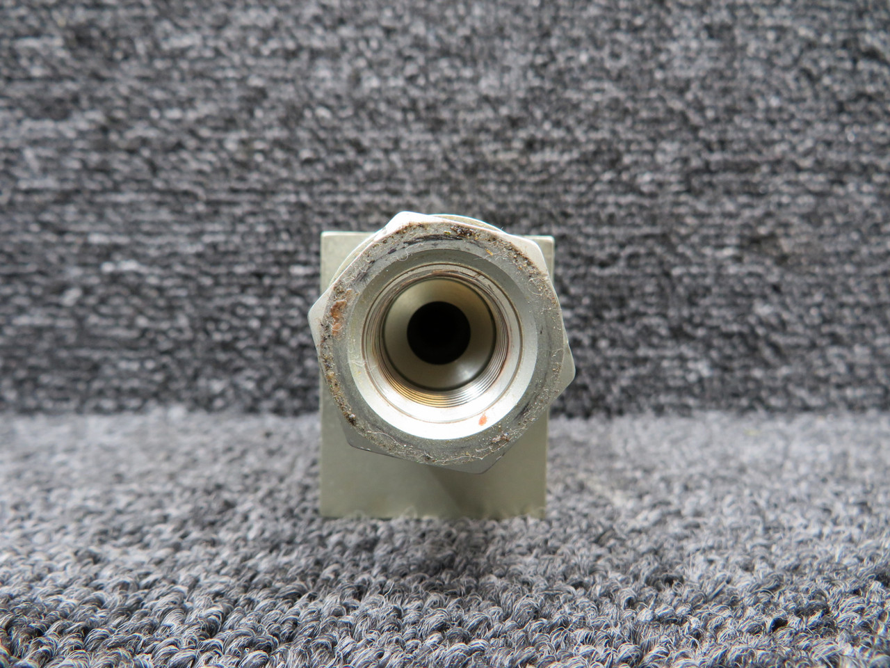 92465 Gar-Kenyon Shuttle Valve with Green Repairable Tag