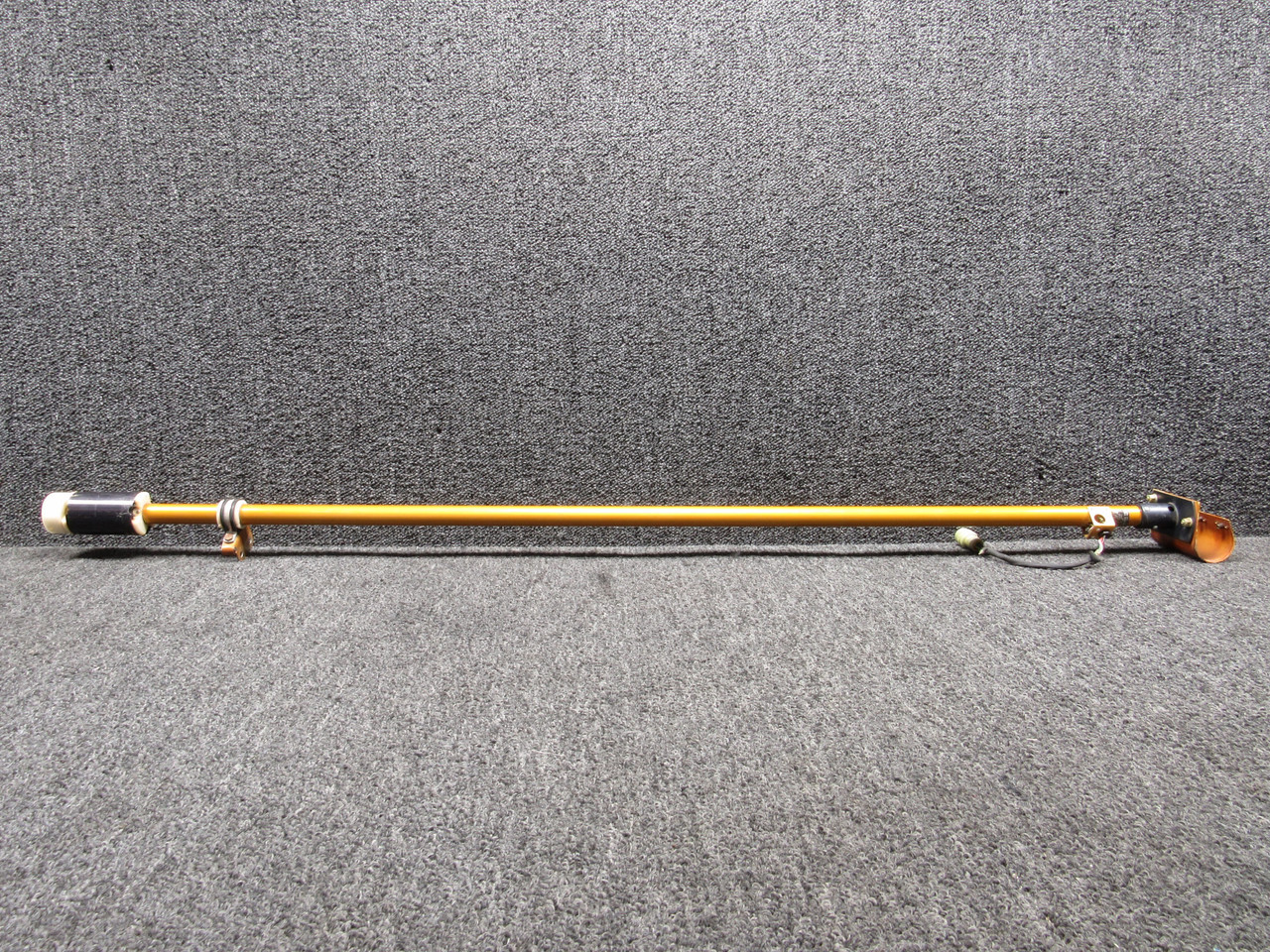 011-901-001 Gull Airborne Type 2 Fuel Quantity Tank Unit with Brackets