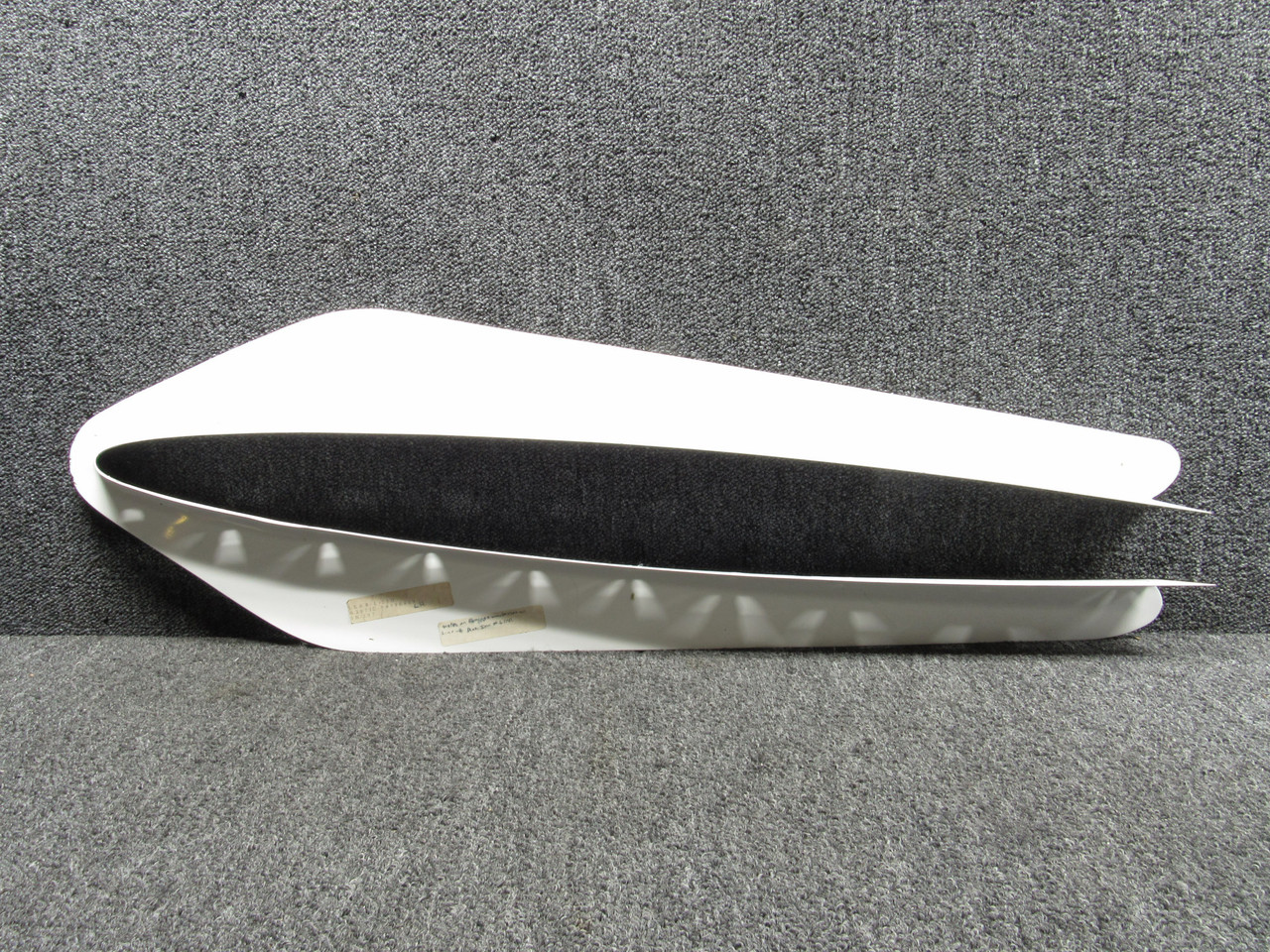 kazuページ2 2332021-17 LearJet 25D Horizontal Stabilizer Gap Fairing Left Hand
